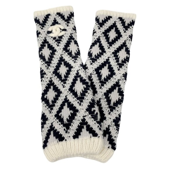 CHANEL Accessories - Chanel Ivory / Navy Blue Metallic Diamond Knit Cashmere Arm Warmers